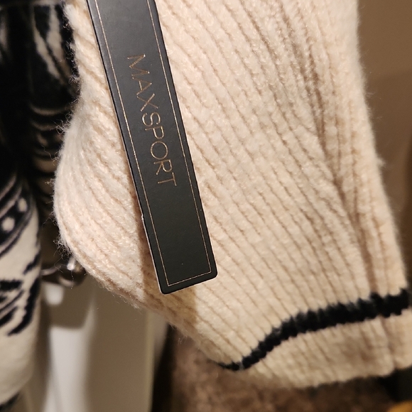 Elegant Beige and Black Patterned Cardigan - Picture 6 of 8